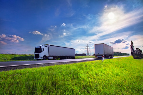 UltraTech enables green mobility for clinker with electric trucks; aims to deploy 500 electric trucks and add 1000 CNG/LNG vehicles by June 2025